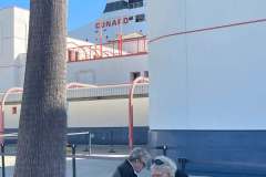 Waiting-to-board-QM2-in-LA