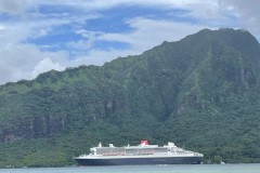 e-qm2-dwarfed