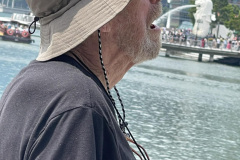 Merlion-David-gets-a-drink