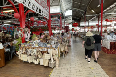 david-and-linda-in-the-market