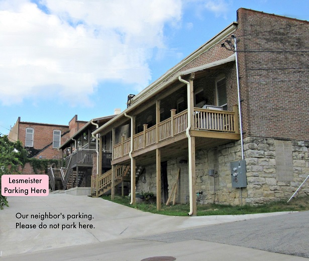Parking-area-Lesmeister-Guesthouse-Pocahontas-Arkansas-USA